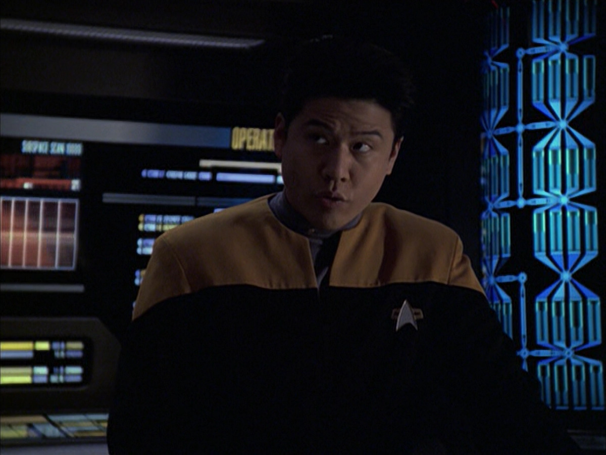 extant_StarTrek_VOY_6x09-TheVoyagerConspiracy_03010.jpg