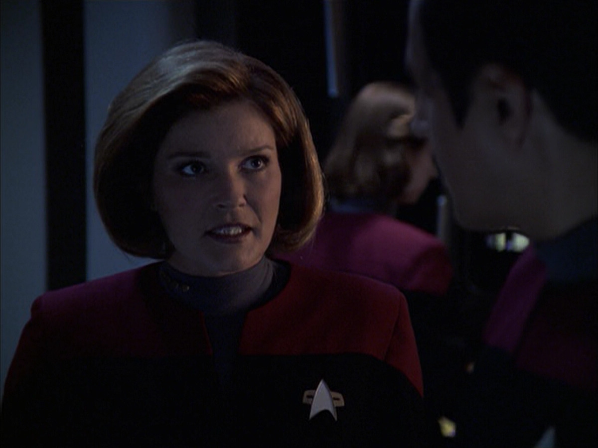 extant_StarTrek_VOY_6x09-TheVoyagerConspiracy_03029.jpg