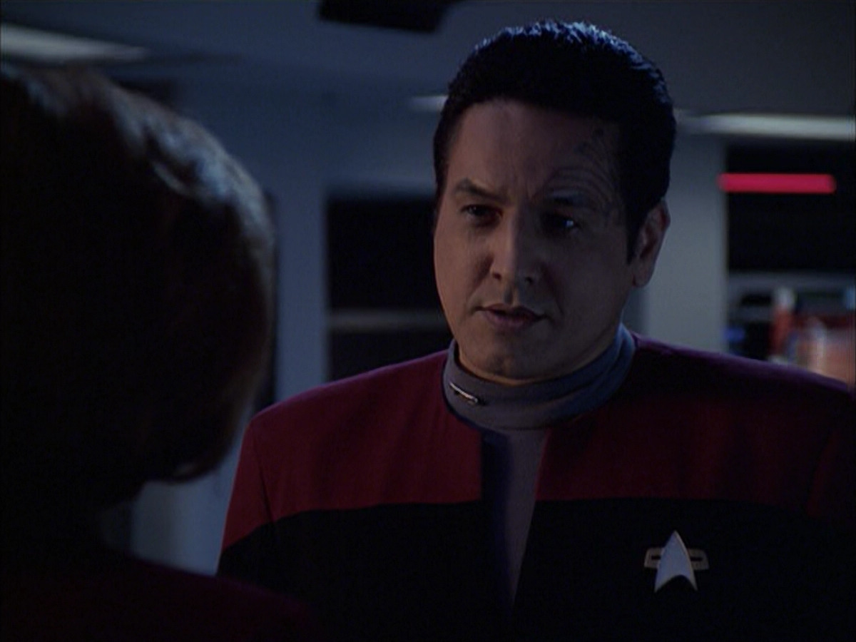 extant_StarTrek_VOY_6x09-TheVoyagerConspiracy_03044.jpg