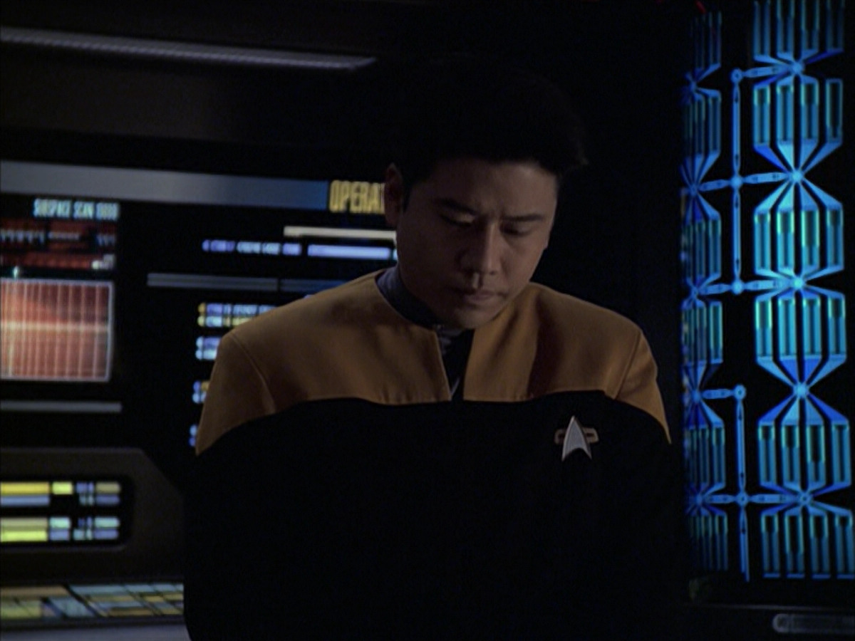 extant_StarTrek_VOY_6x09-TheVoyagerConspiracy_03048.jpg