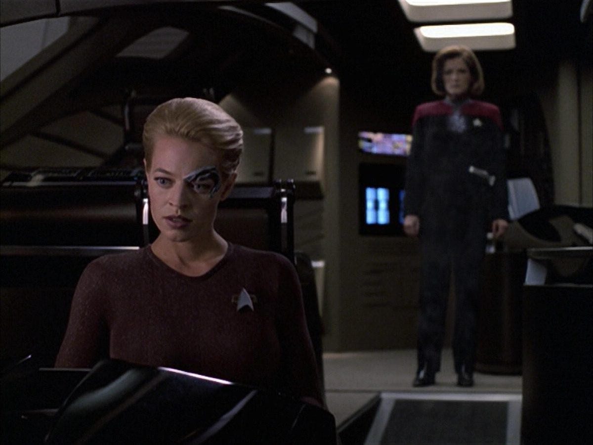 extant_StarTrek_VOY_6x09-TheVoyagerConspiracy_03055.jpg