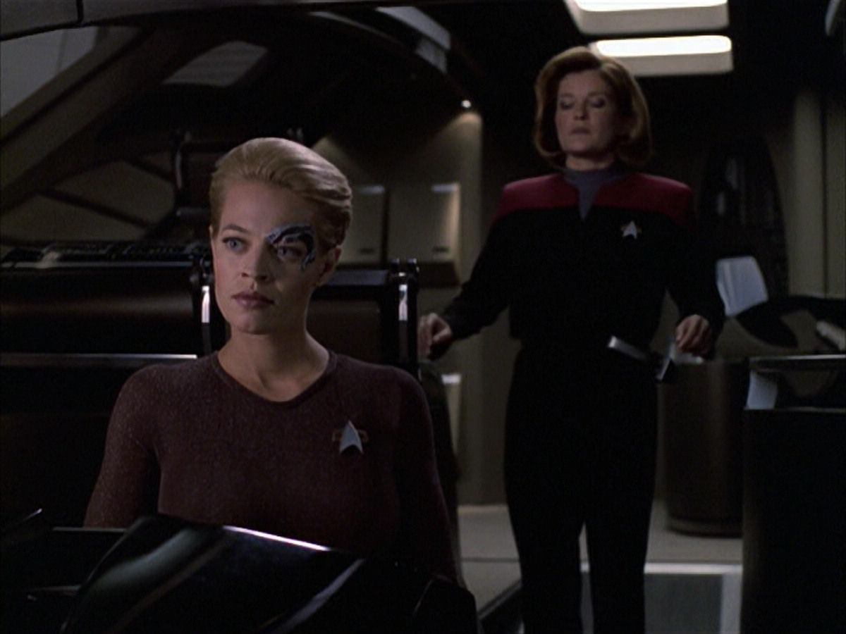 extant_StarTrek_VOY_6x09-TheVoyagerConspiracy_03061.jpg