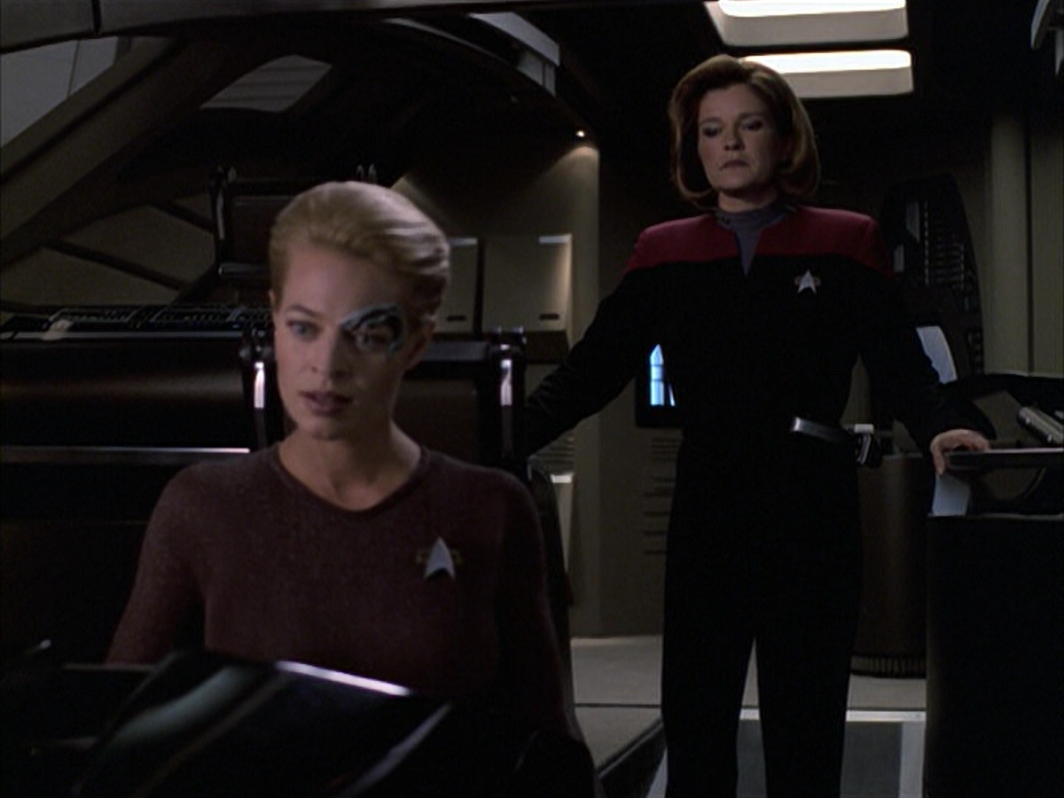 extant_StarTrek_VOY_6x09-TheVoyagerConspiracy_03076.jpg