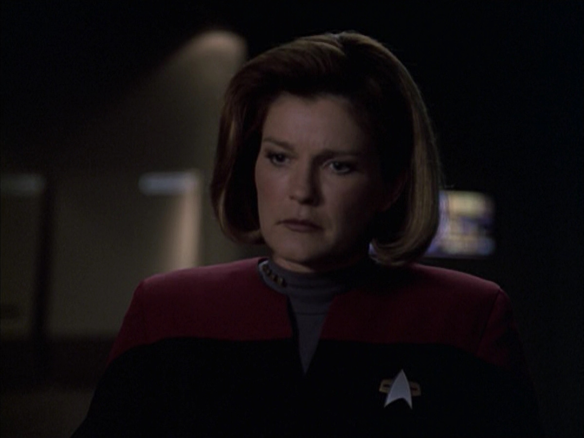 extant_StarTrek_VOY_6x09-TheVoyagerConspiracy_03102.jpg