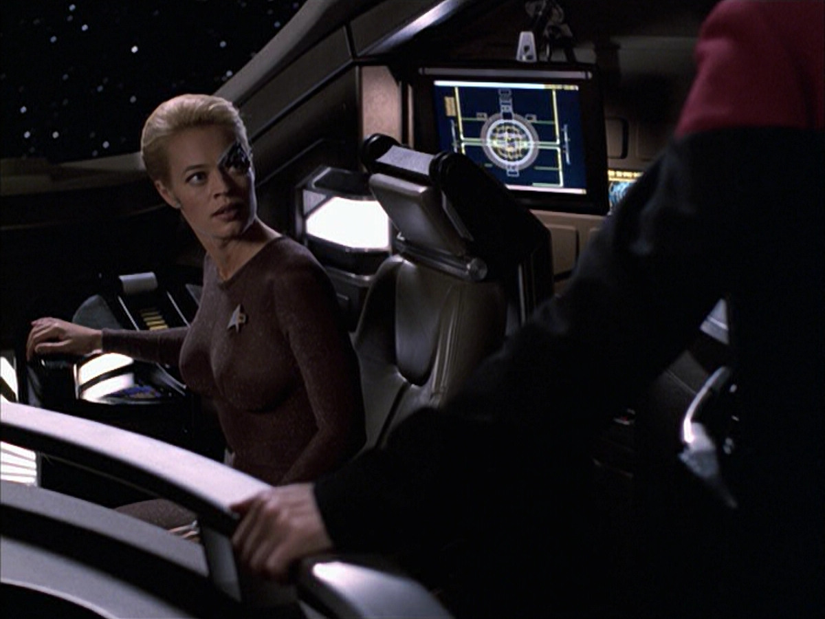 extant_StarTrek_VOY_6x09-TheVoyagerConspiracy_03106.jpg