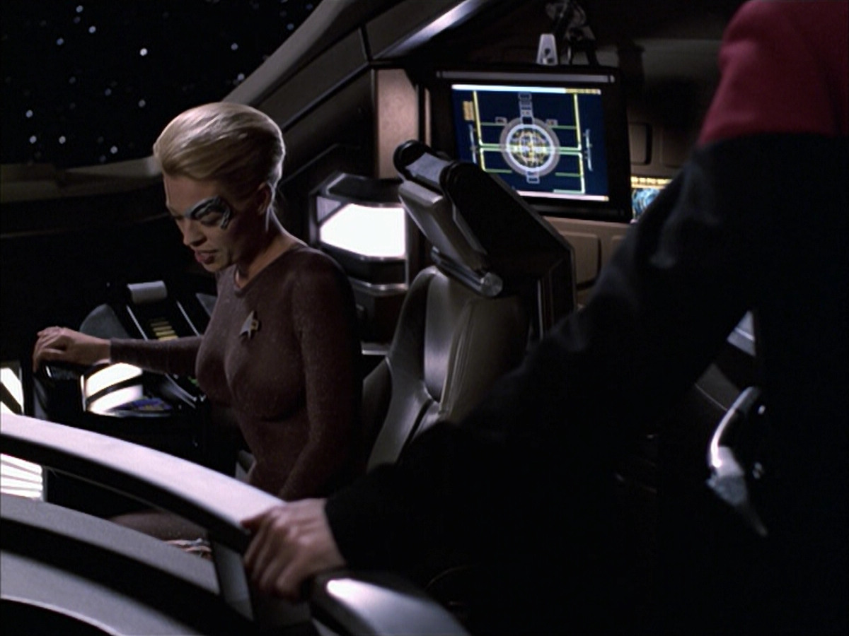 extant_StarTrek_VOY_6x09-TheVoyagerConspiracy_03117.jpg