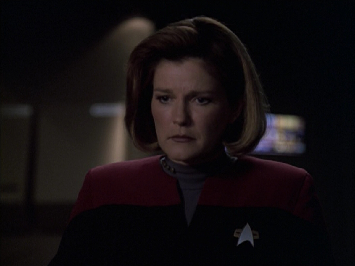 extant_StarTrek_VOY_6x09-TheVoyagerConspiracy_03141.jpg