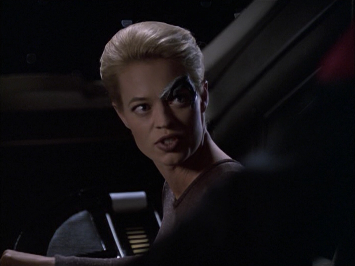 extant_StarTrek_VOY_6x09-TheVoyagerConspiracy_03157.jpg