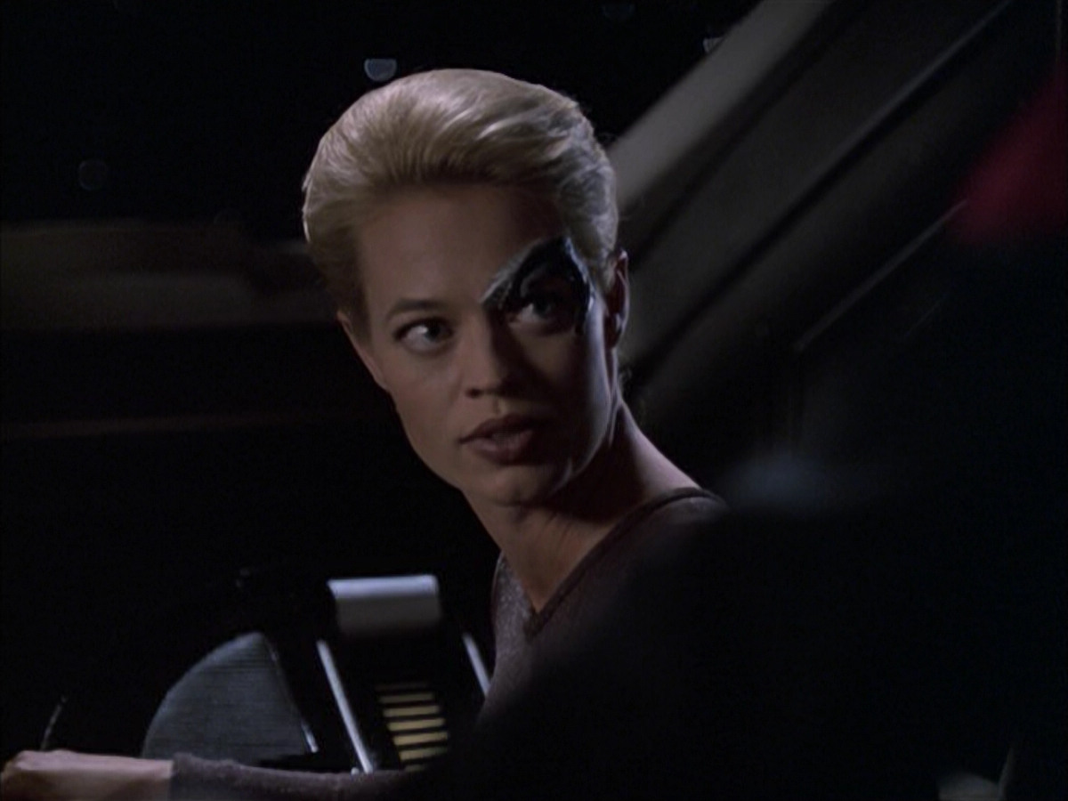 extant_StarTrek_VOY_6x09-TheVoyagerConspiracy_03159.jpg