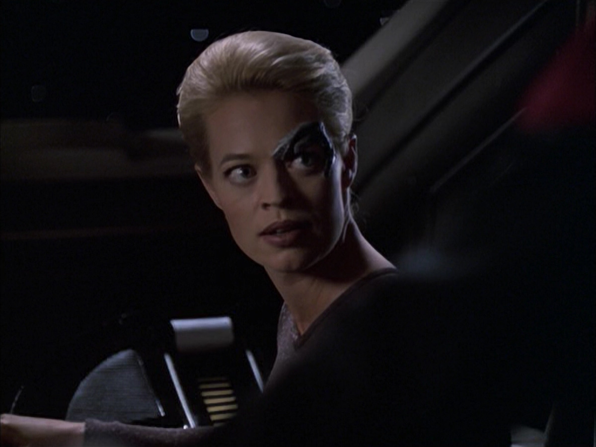 extant_StarTrek_VOY_6x09-TheVoyagerConspiracy_03171.jpg