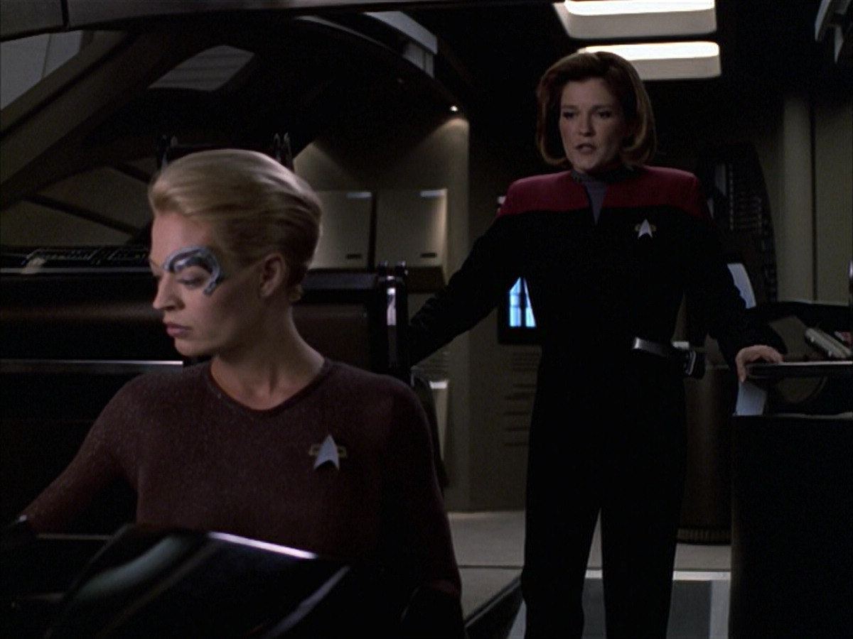 extant_StarTrek_VOY_6x09-TheVoyagerConspiracy_03186.jpg