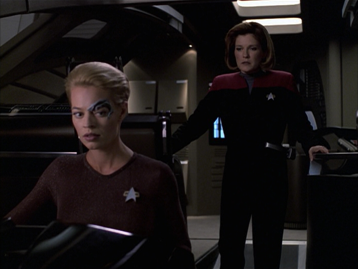 extant_StarTrek_VOY_6x09-TheVoyagerConspiracy_03194.jpg