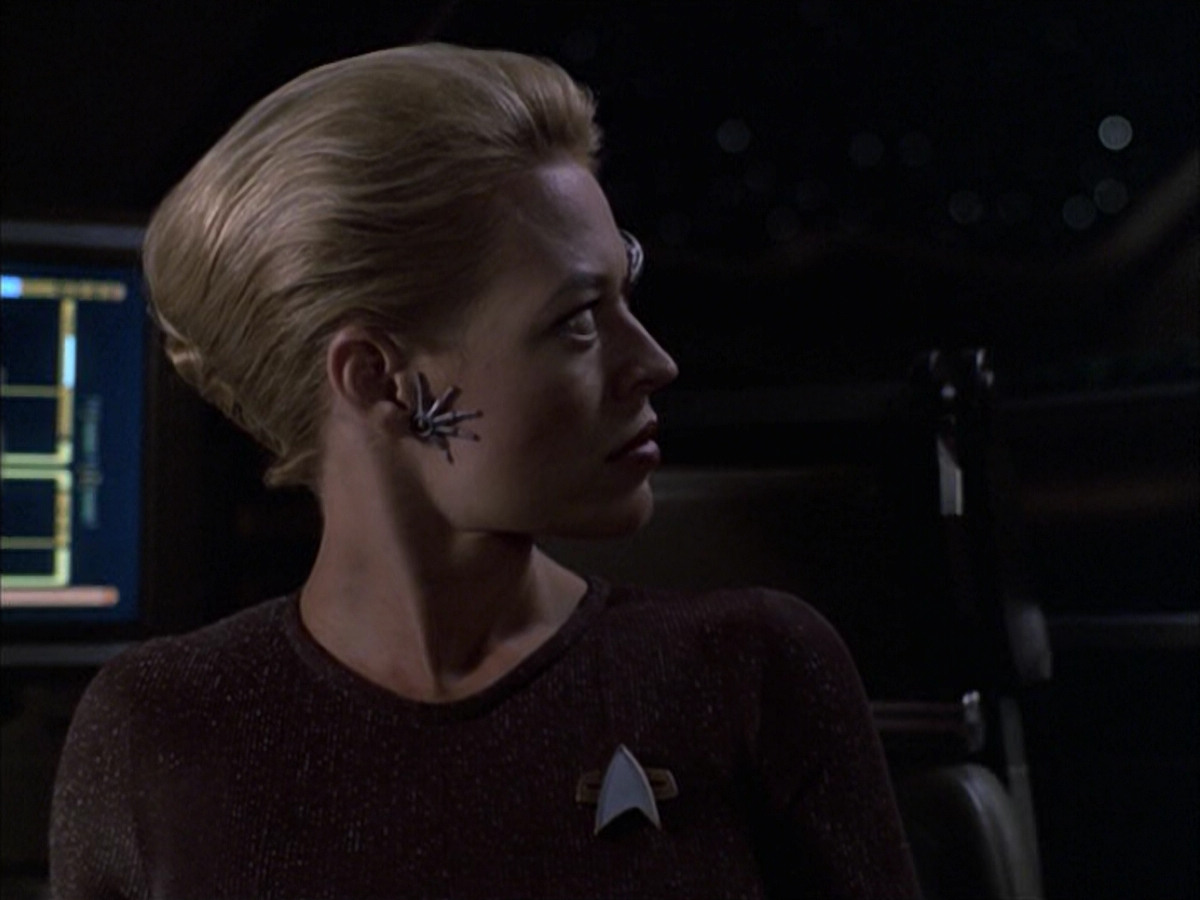 extant_StarTrek_VOY_6x09-TheVoyagerConspiracy_03217.jpg