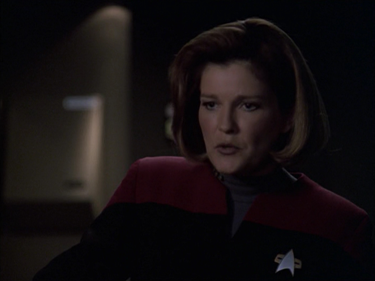 extant_StarTrek_VOY_6x09-TheVoyagerConspiracy_03229.jpg