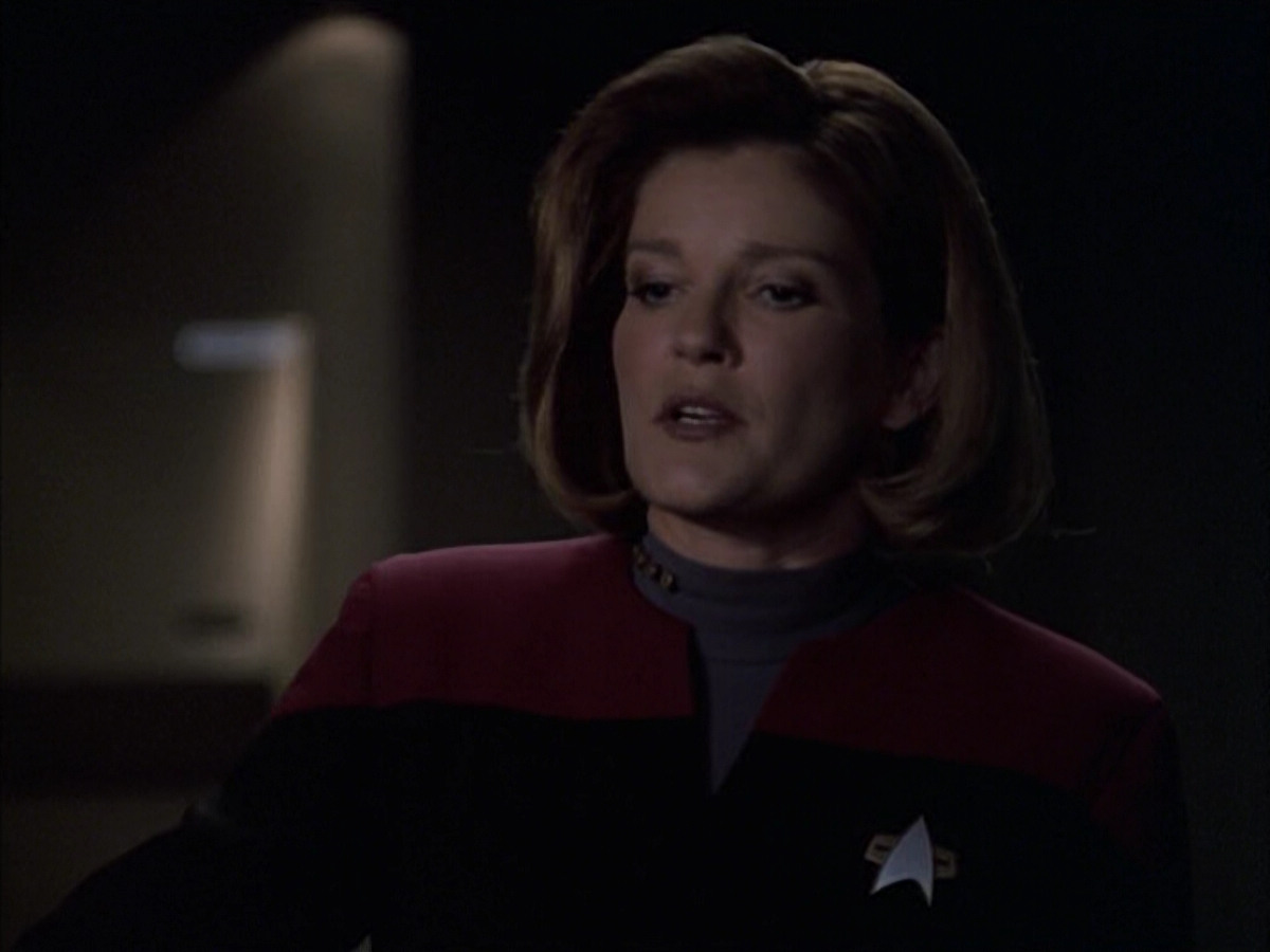 extant_StarTrek_VOY_6x09-TheVoyagerConspiracy_03253.jpg