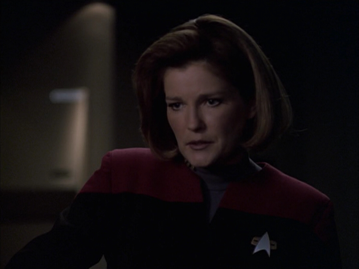 extant_StarTrek_VOY_6x09-TheVoyagerConspiracy_03259.jpg