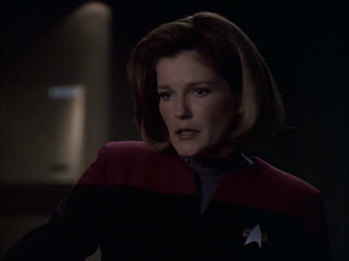 extant_StarTrek_VOY_6x09-TheVoyagerConspiracy_03261.jpg