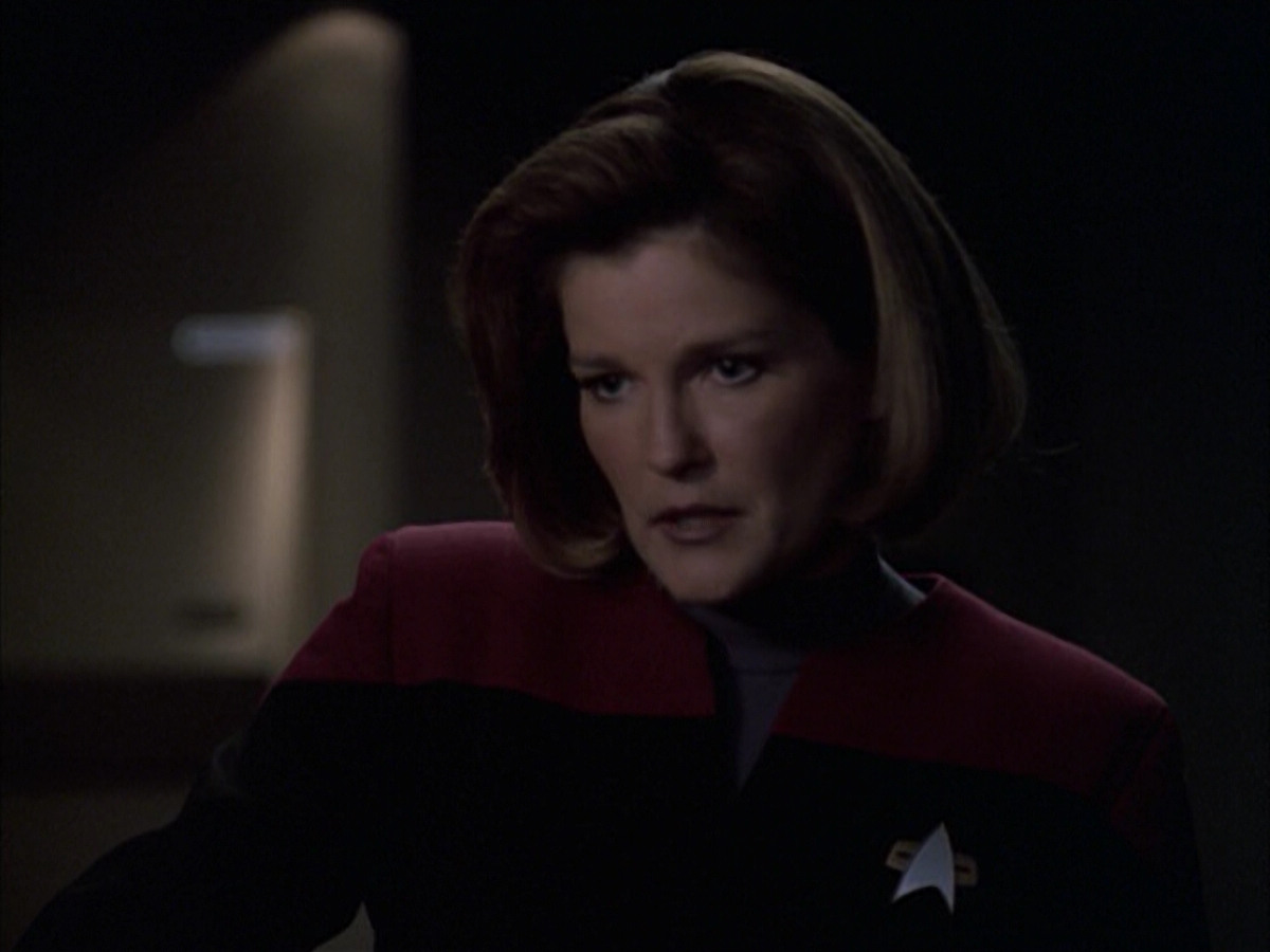 extant_StarTrek_VOY_6x09-TheVoyagerConspiracy_03263.jpg