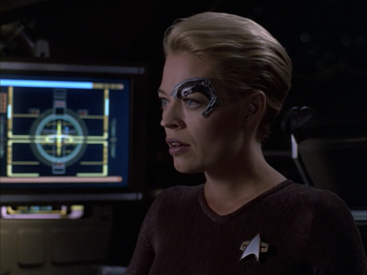 extant_StarTrek_VOY_6x09-TheVoyagerConspiracy_03266.jpg