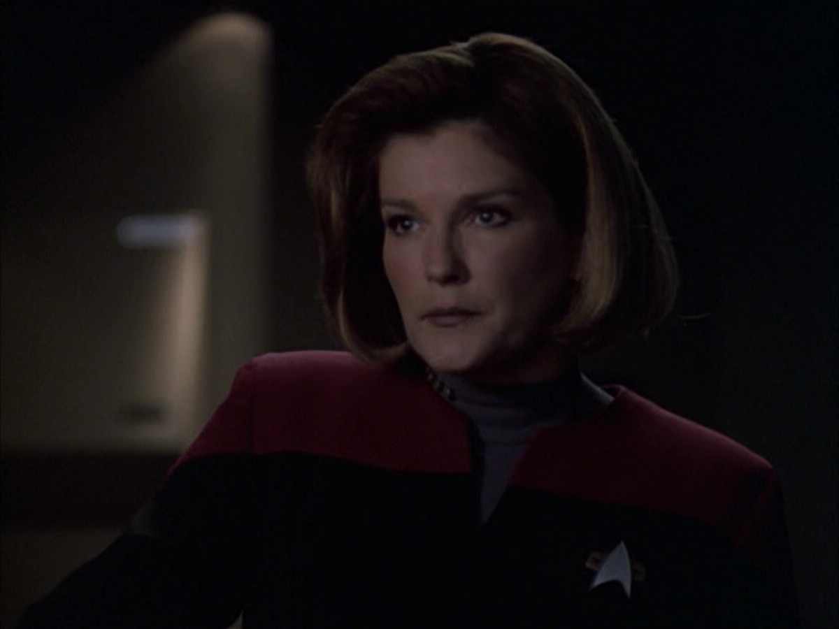 extant_StarTrek_VOY_6x09-TheVoyagerConspiracy_03277.jpg