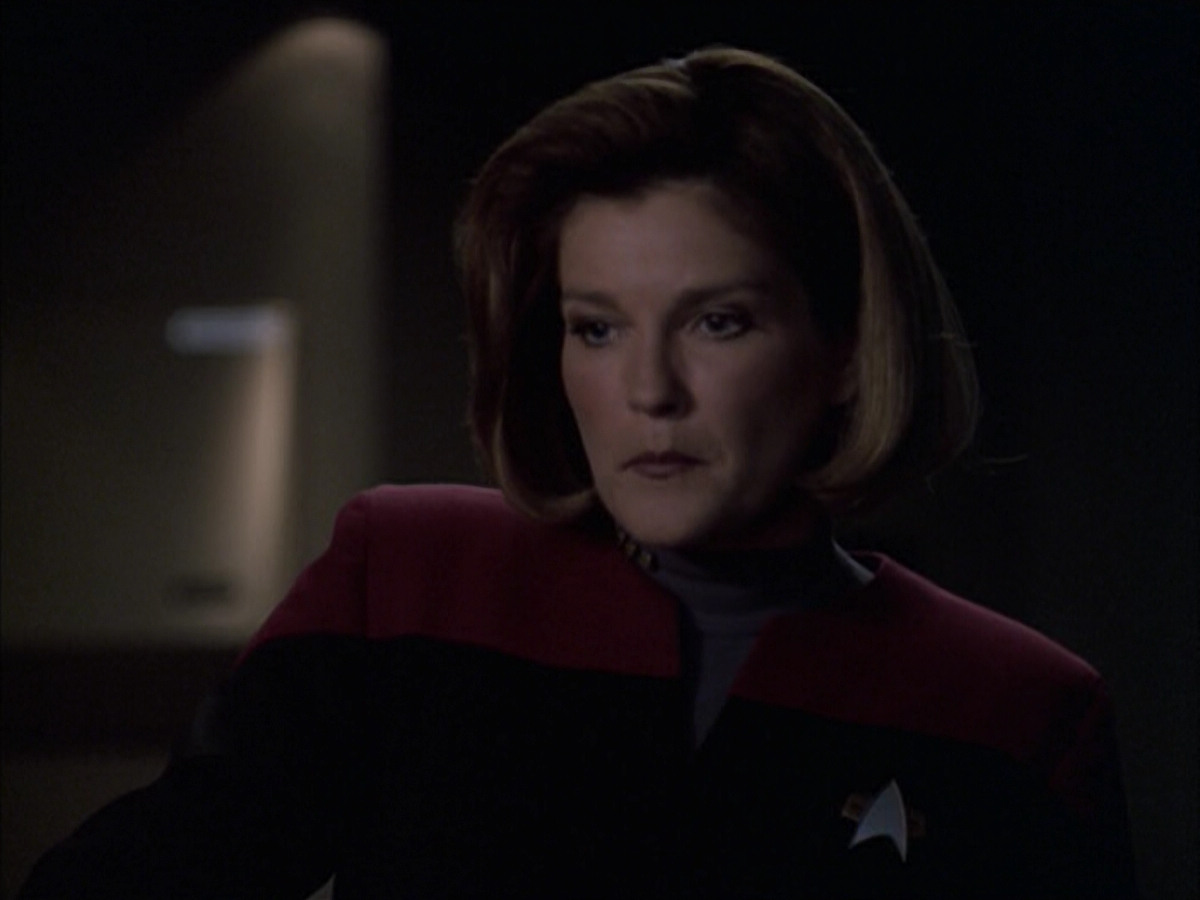 extant_StarTrek_VOY_6x09-TheVoyagerConspiracy_03278.jpg