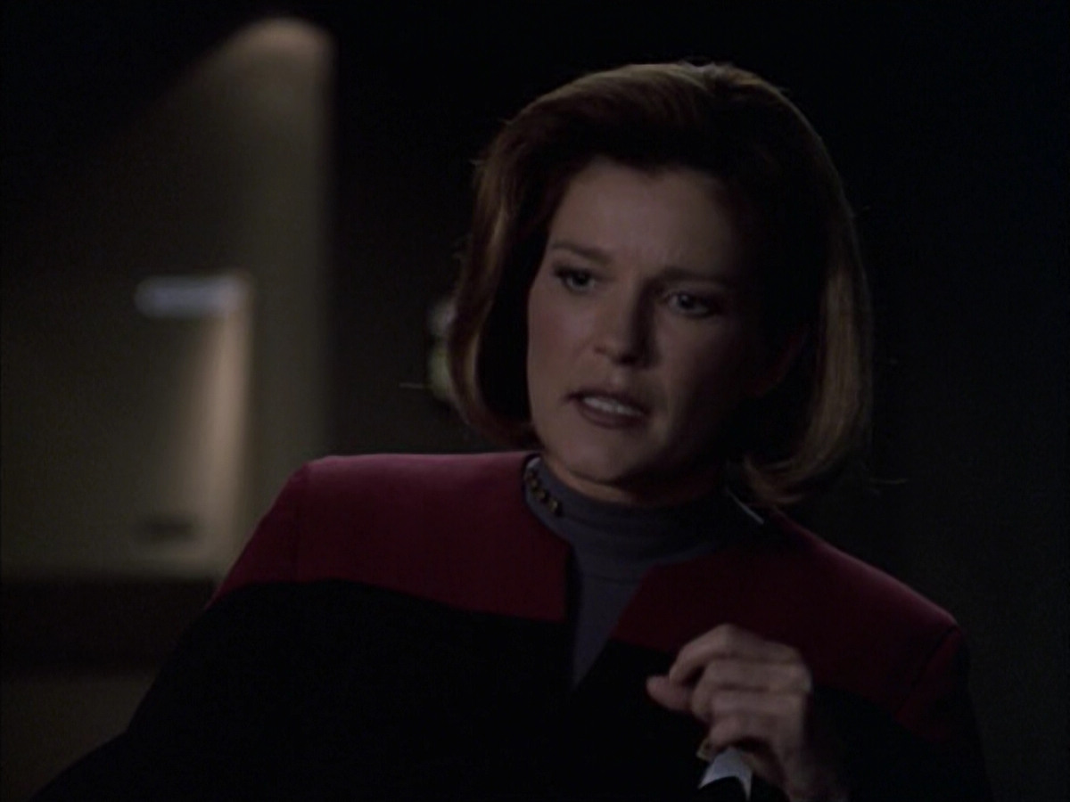 extant_StarTrek_VOY_6x09-TheVoyagerConspiracy_03292.jpg
