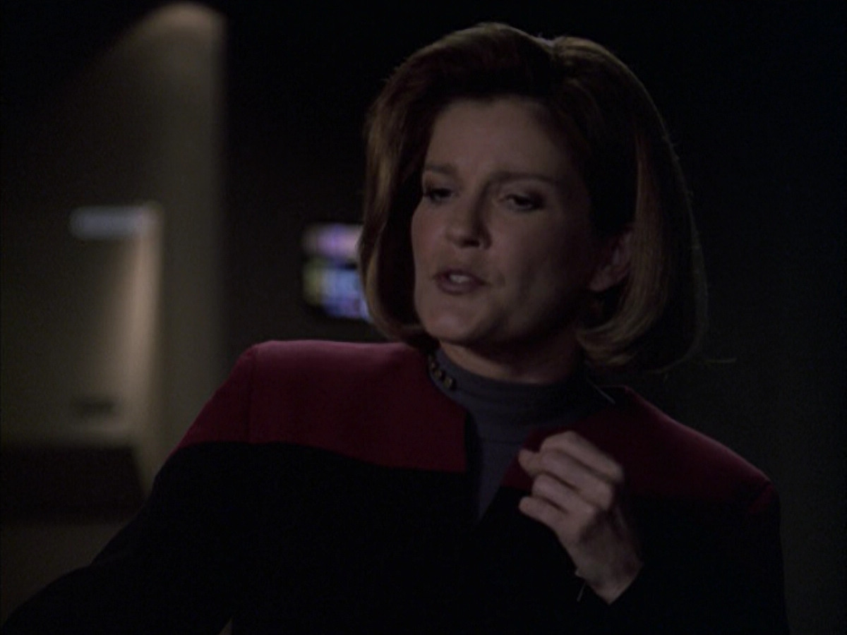 extant_StarTrek_VOY_6x09-TheVoyagerConspiracy_03322.jpg