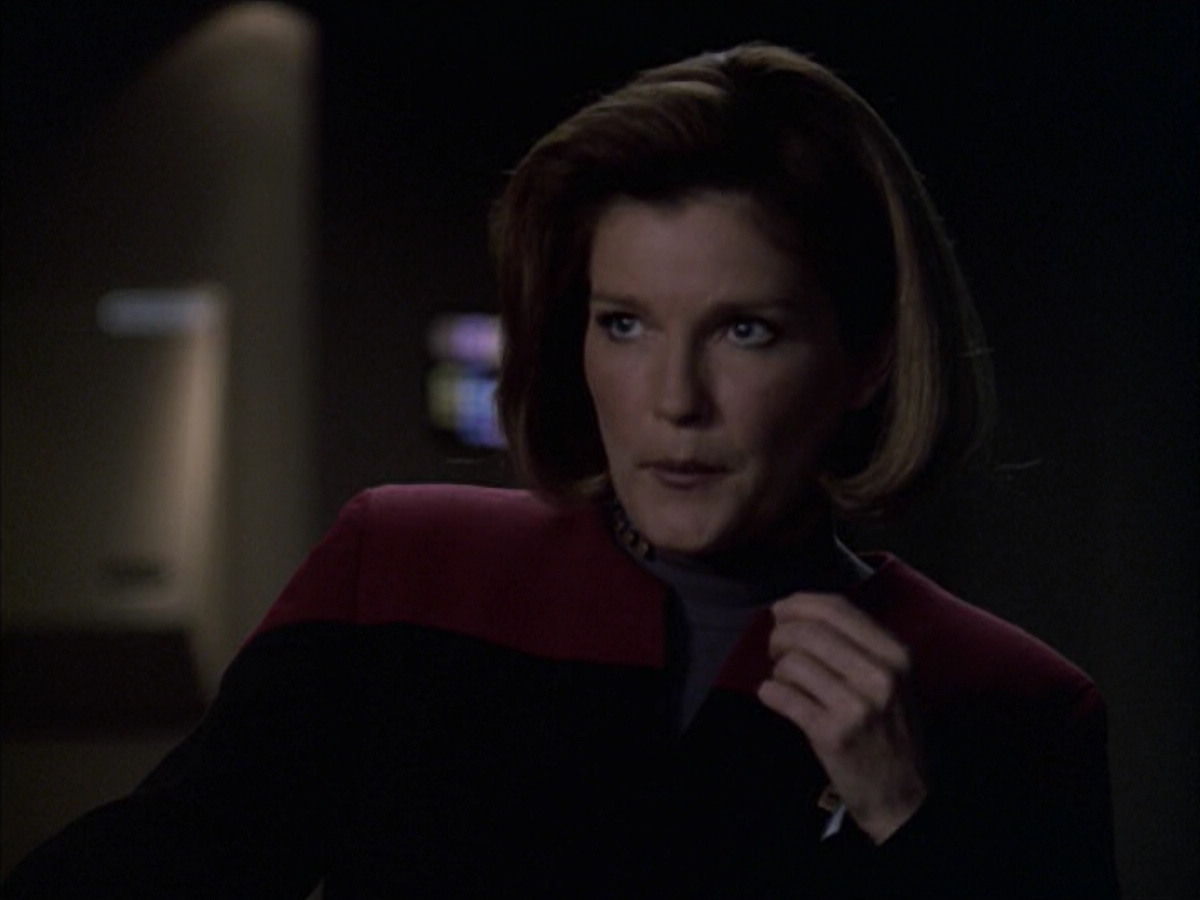 extant_StarTrek_VOY_6x09-TheVoyagerConspiracy_03337.jpg