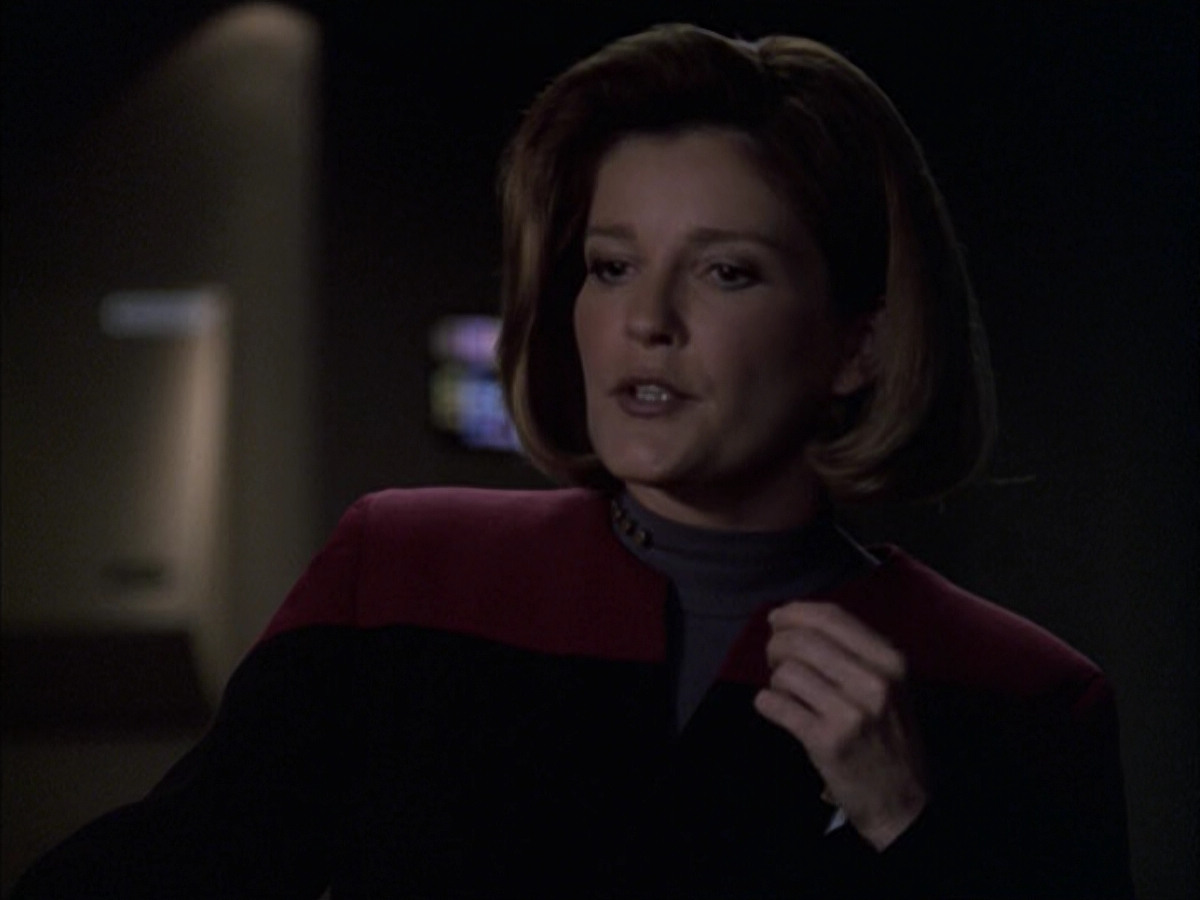 extant_StarTrek_VOY_6x09-TheVoyagerConspiracy_03341.jpg