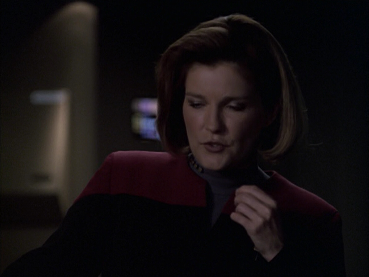 extant_StarTrek_VOY_6x09-TheVoyagerConspiracy_03344.jpg