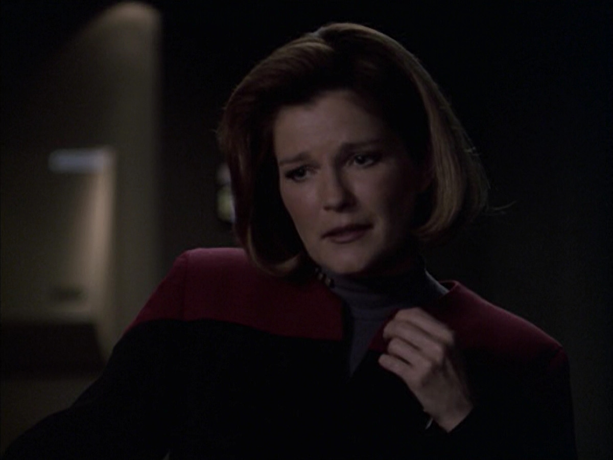 extant_StarTrek_VOY_6x09-TheVoyagerConspiracy_03364.jpg