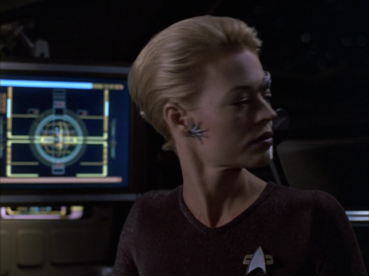 extant_StarTrek_VOY_6x09-TheVoyagerConspiracy_03387.jpg