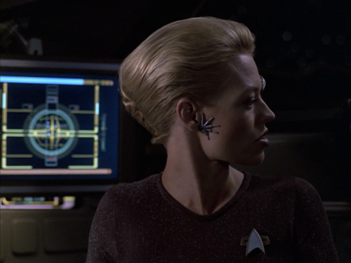 extant_StarTrek_VOY_6x09-TheVoyagerConspiracy_03391.jpg