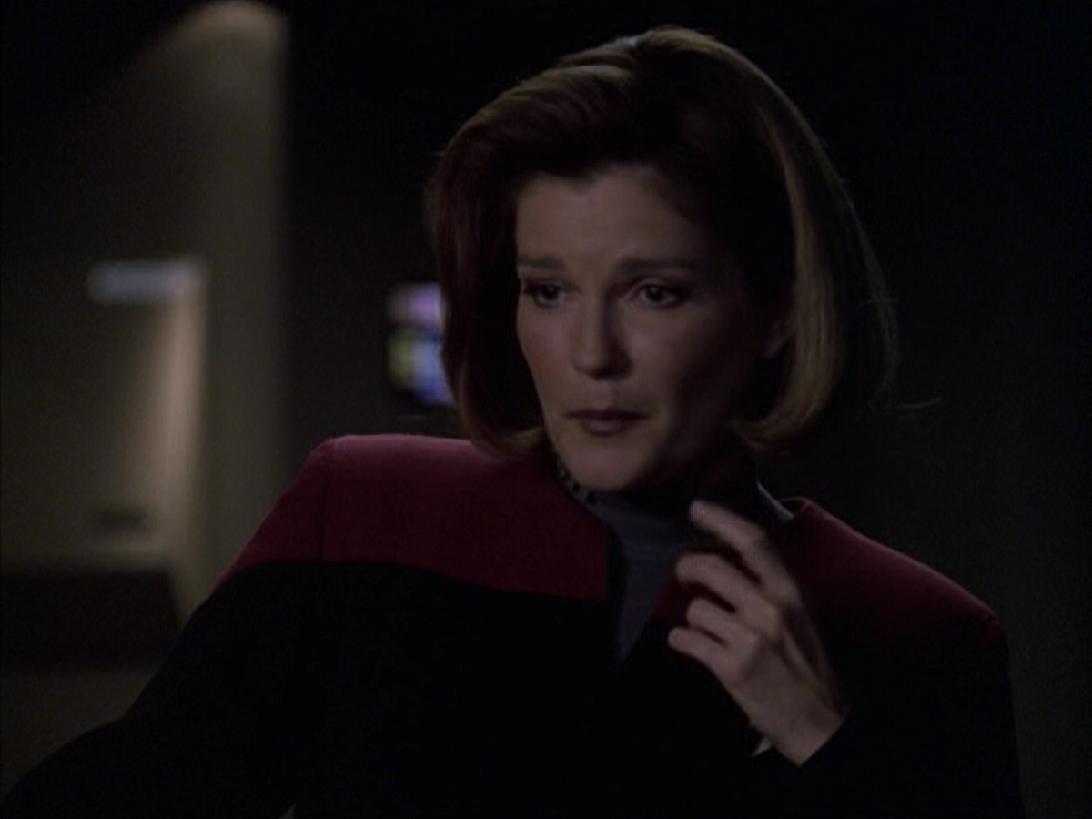 extant_StarTrek_VOY_6x09-TheVoyagerConspiracy_03394.jpg