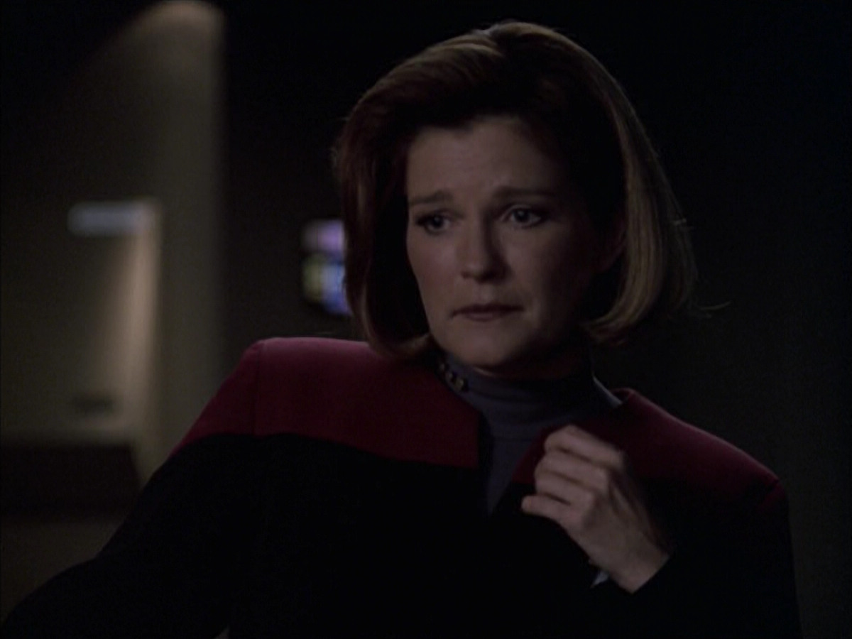 extant_StarTrek_VOY_6x09-TheVoyagerConspiracy_03405.jpg