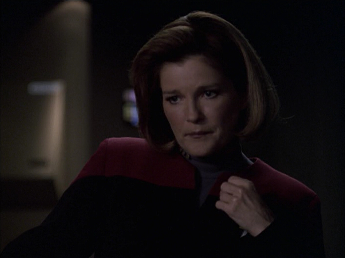 extant_StarTrek_VOY_6x09-TheVoyagerConspiracy_03411.jpg