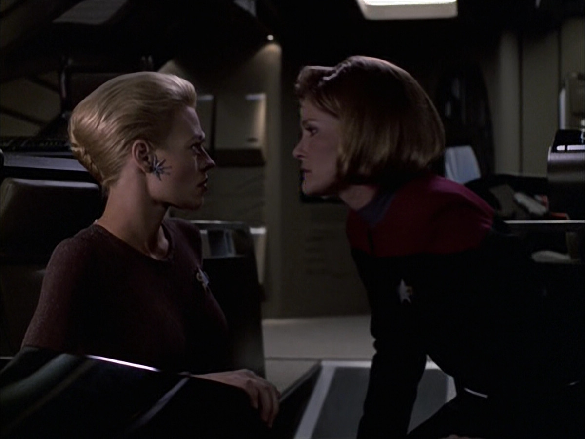 extant_StarTrek_VOY_6x09-TheVoyagerConspiracy_03446.jpg