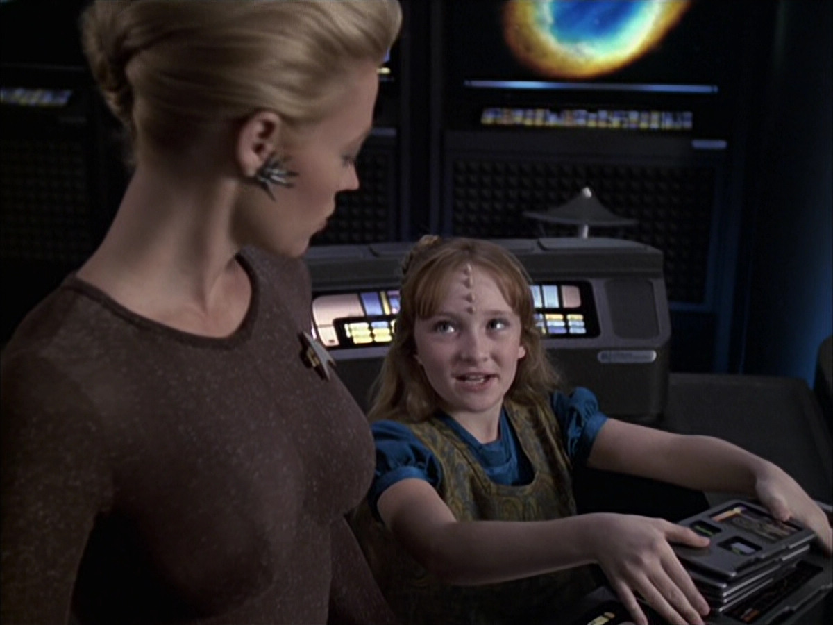 extant_StarTrek_VOY_6x09-TheVoyagerConspiracy_03487.jpg
