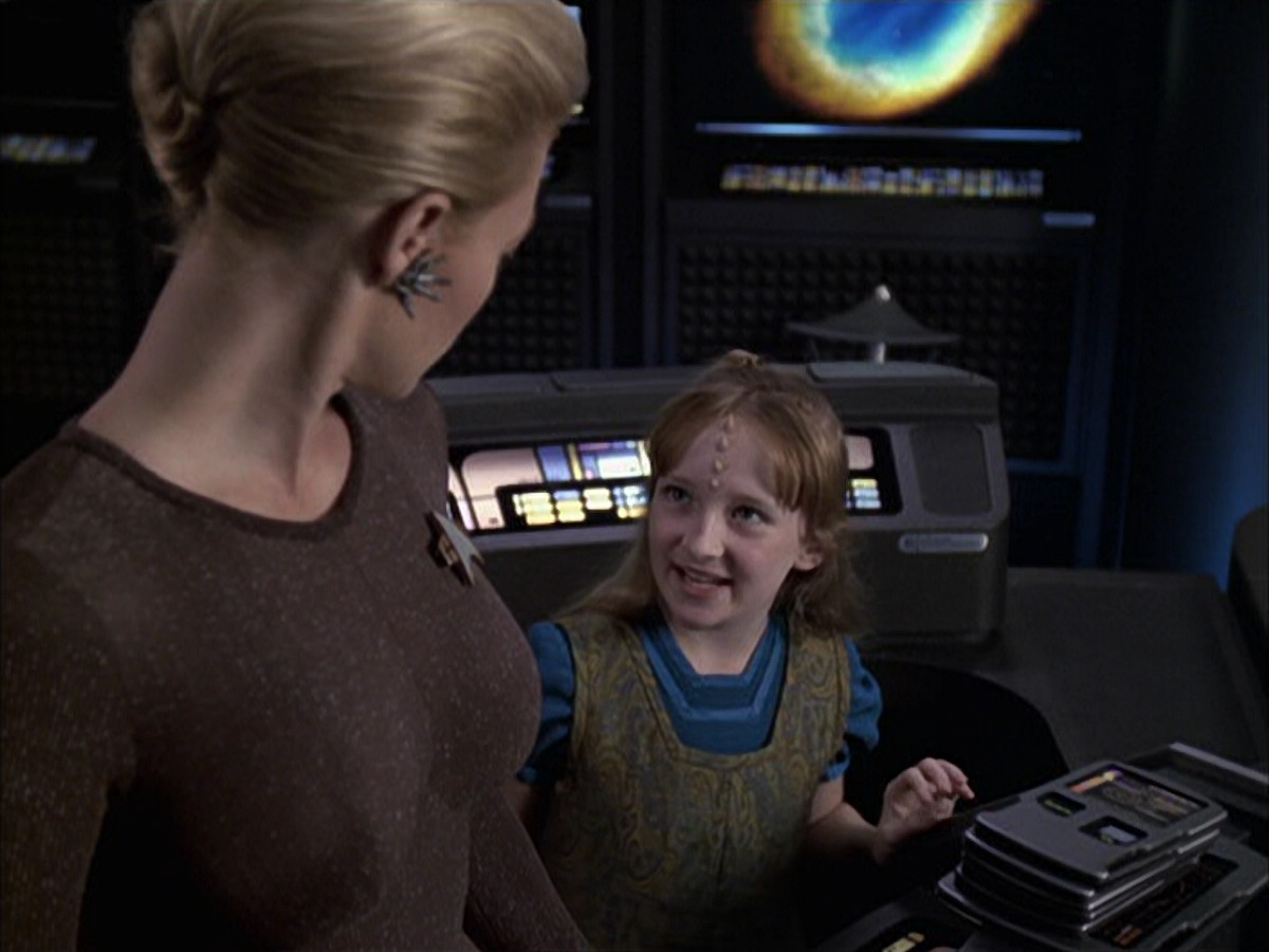 extant_StarTrek_VOY_6x09-TheVoyagerConspiracy_03490.jpg