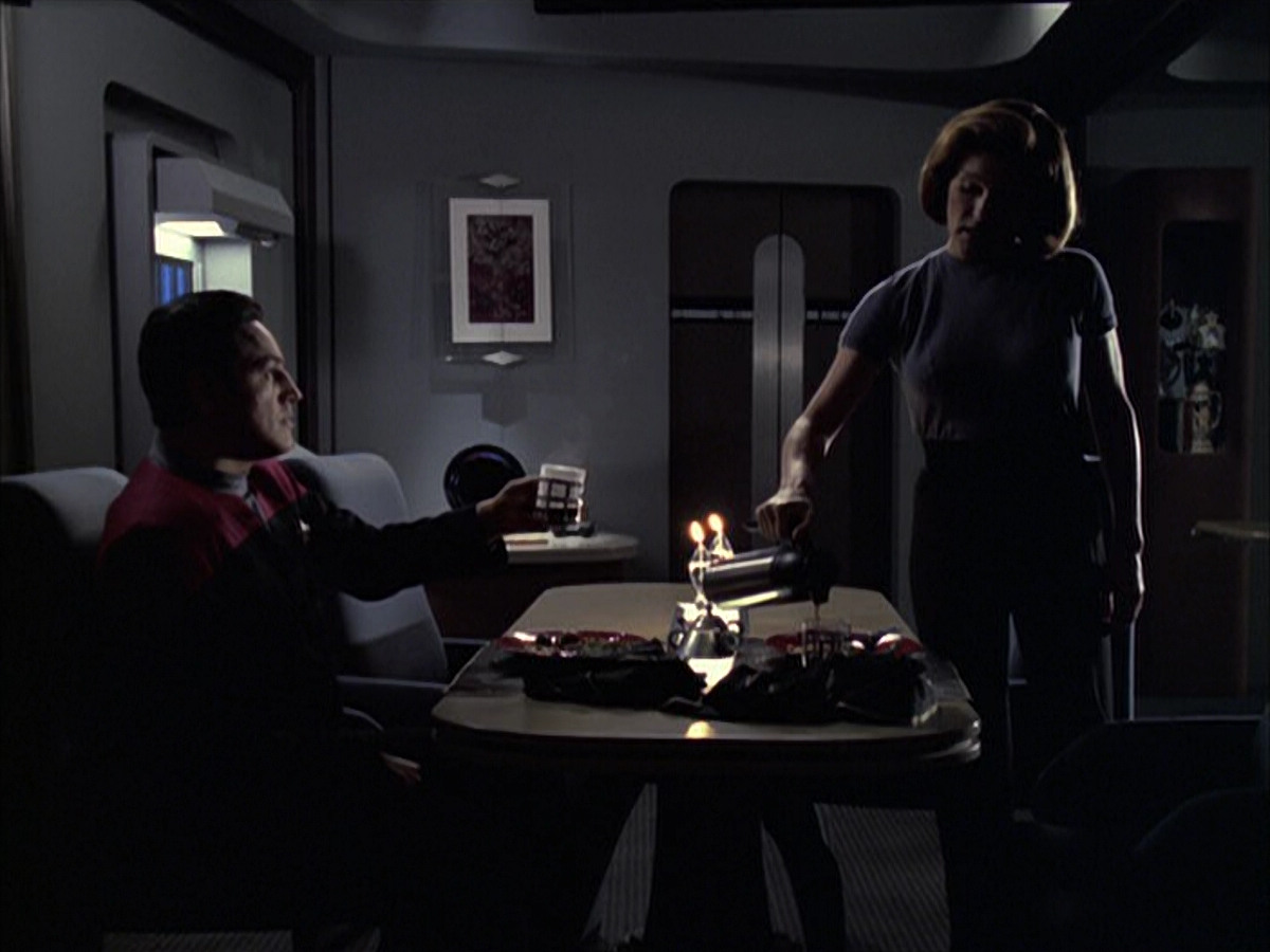 extant_StarTrek_VOY_6x09-TheVoyagerConspiracy_03586.jpg