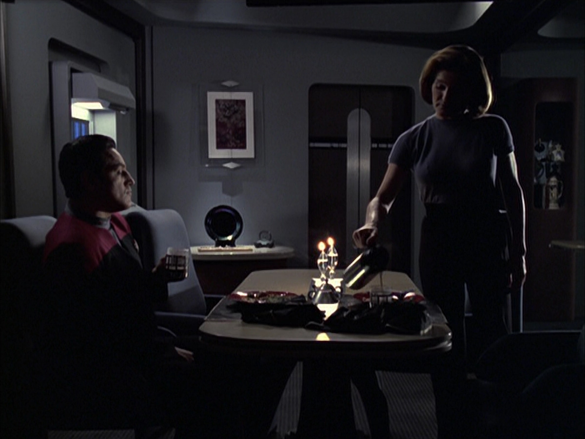 extant_StarTrek_VOY_6x09-TheVoyagerConspiracy_03590.jpg