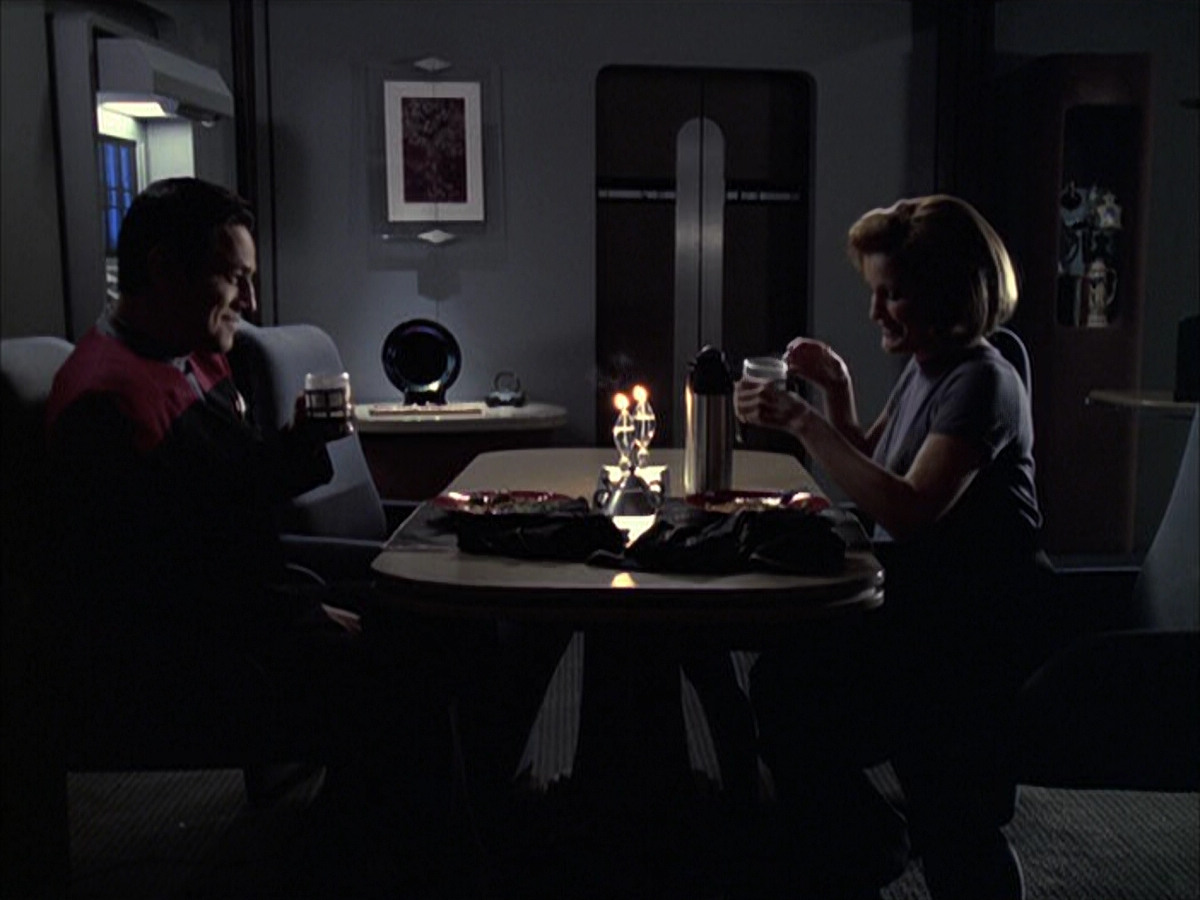 extant_StarTrek_VOY_6x09-TheVoyagerConspiracy_03598.jpg