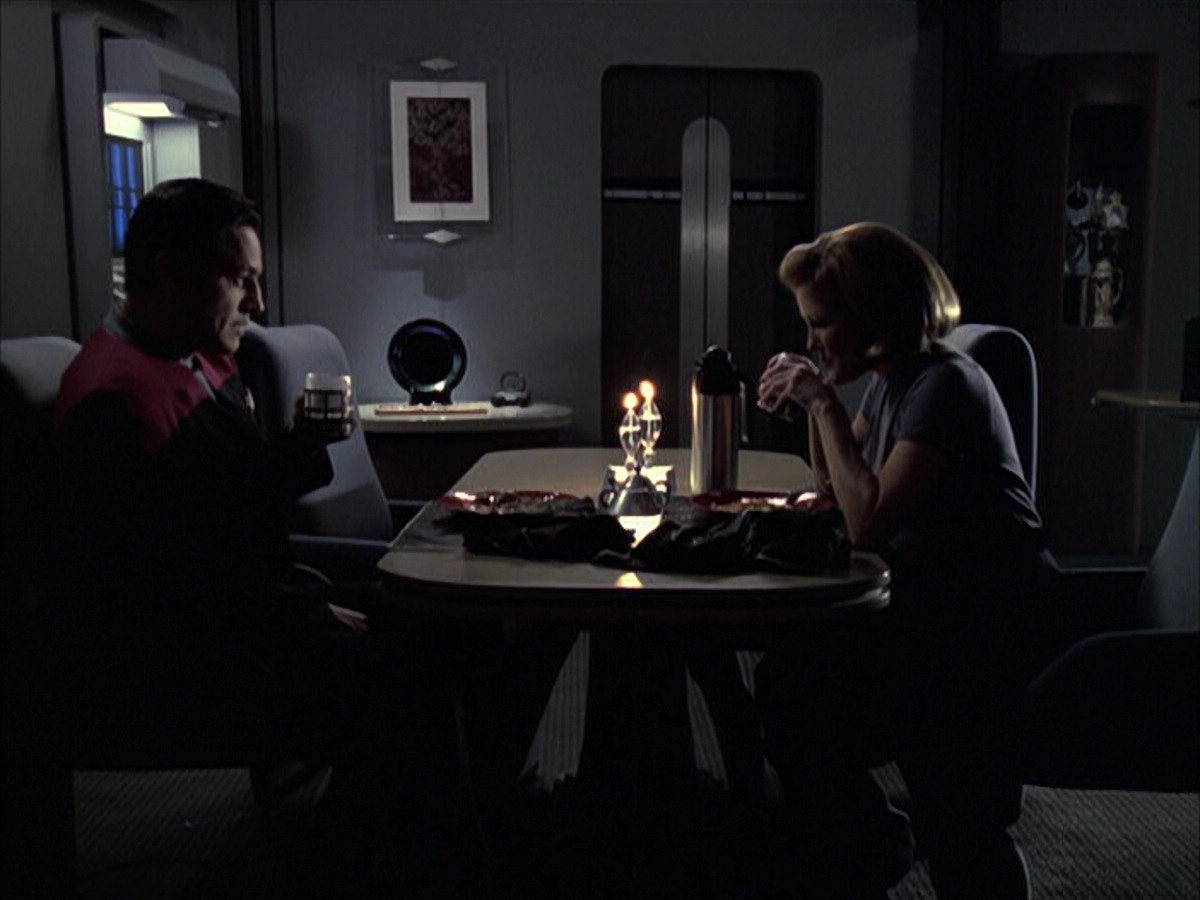 extant_StarTrek_VOY_6x09-TheVoyagerConspiracy_03603.jpg