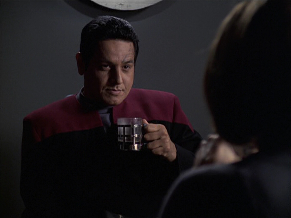 extant_StarTrek_VOY_6x09-TheVoyagerConspiracy_03604.jpg