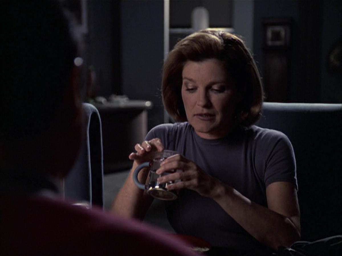 extant_StarTrek_VOY_6x09-TheVoyagerConspiracy_03608.jpg