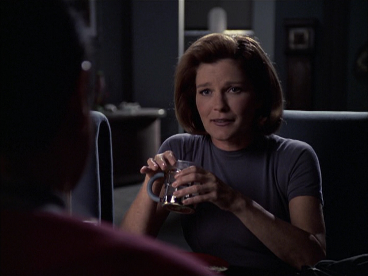 extant_StarTrek_VOY_6x09-TheVoyagerConspiracy_03614.jpg
