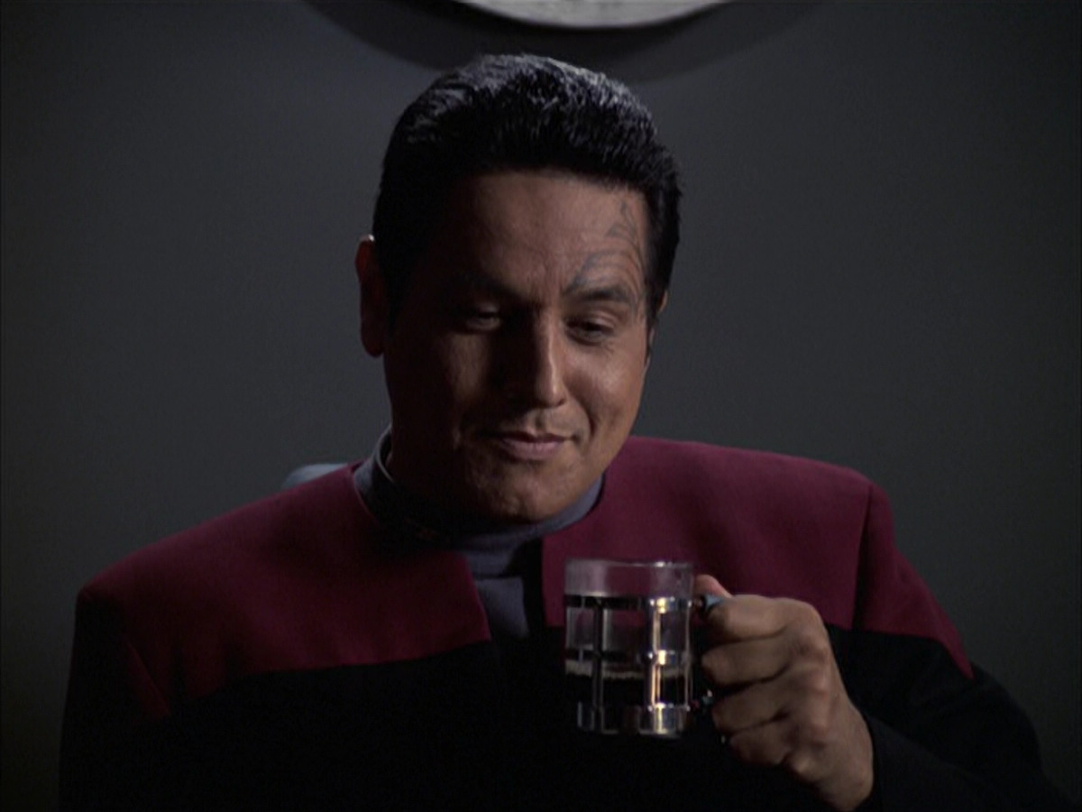 extant_StarTrek_VOY_6x09-TheVoyagerConspiracy_03616.jpg