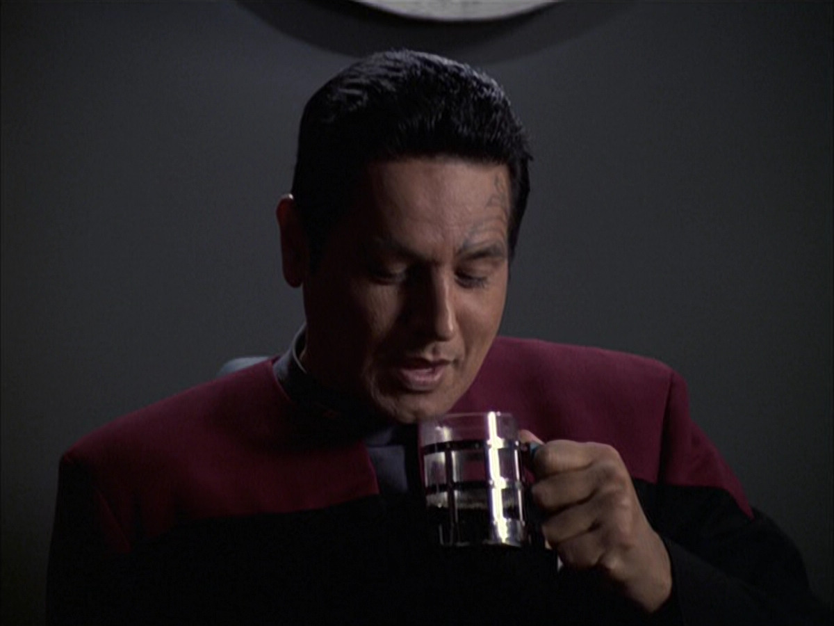 extant_StarTrek_VOY_6x09-TheVoyagerConspiracy_03617.jpg