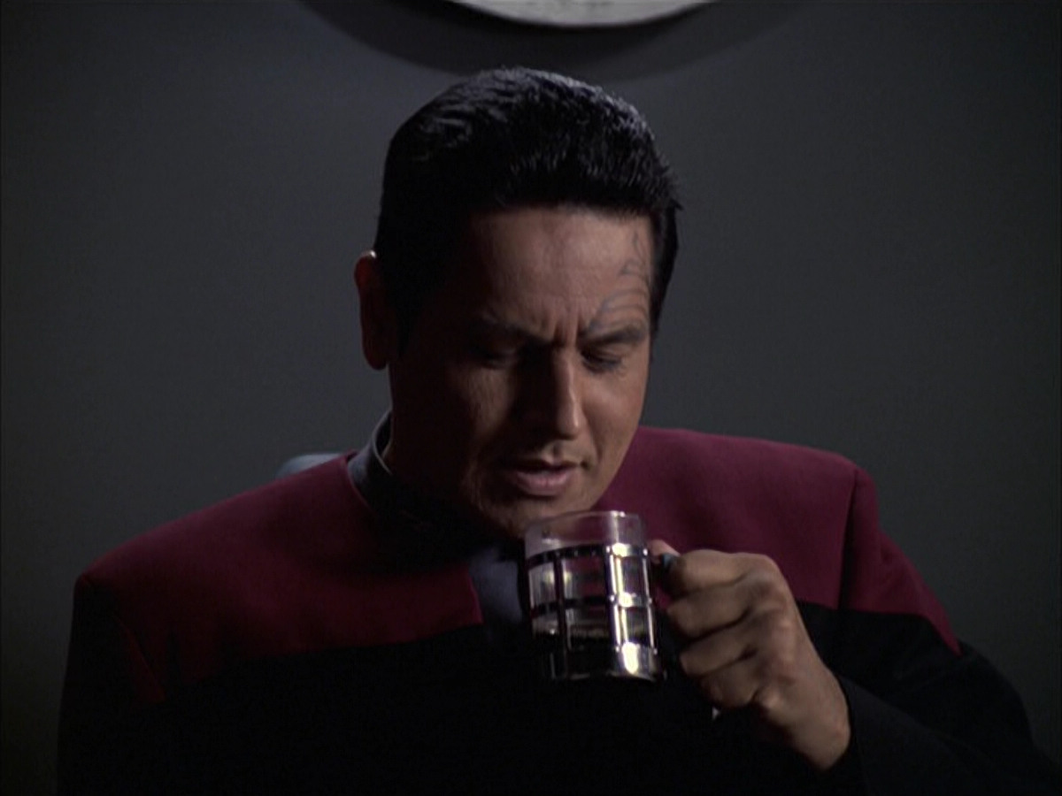 extant_StarTrek_VOY_6x09-TheVoyagerConspiracy_03619.jpg