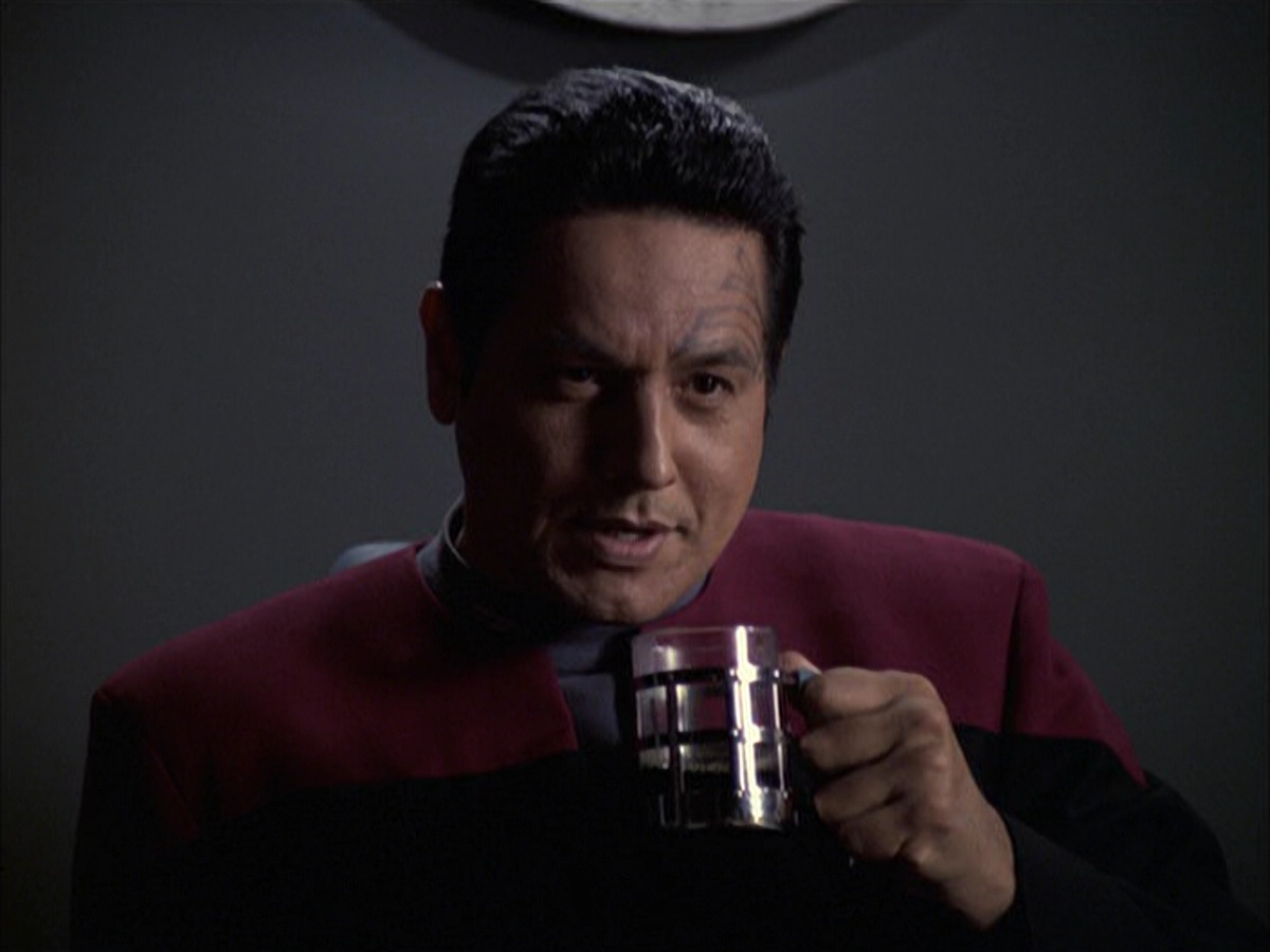 extant_StarTrek_VOY_6x09-TheVoyagerConspiracy_03622.jpg